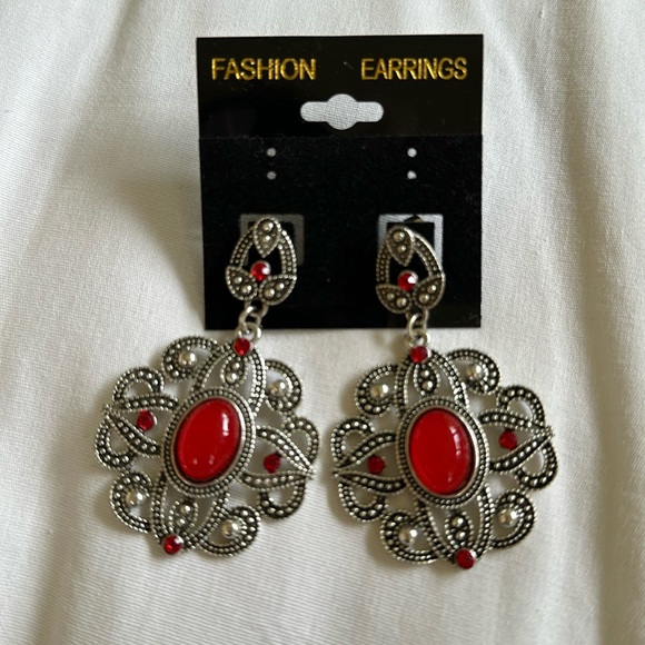 New antique style red and silver dangle earrings - Picture 2 of 5